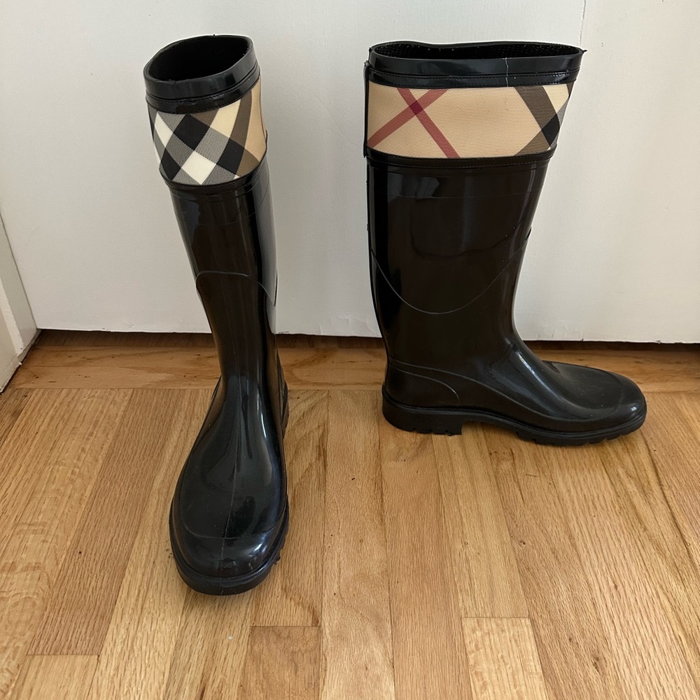 Burberry Black Crosshill Plaid Rain Boots Sz 37